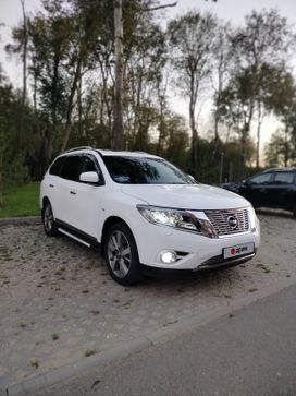 SUV   Nissan Pathfinder 2015 , 2200000 , 