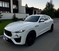 SUV   Maserati Levante 2023 , 11700000 , 